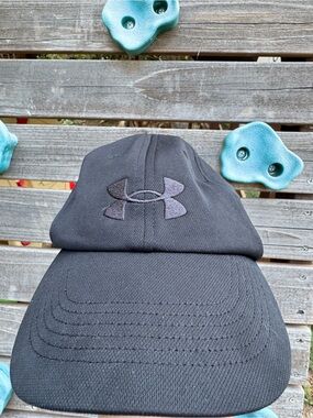 Under Armour - Women’s Black Athletic Hat